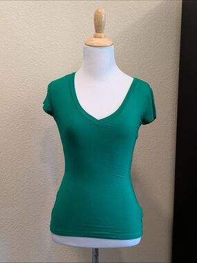 Express Green Fitted V Neck Tee XXS Stretch Basic Top